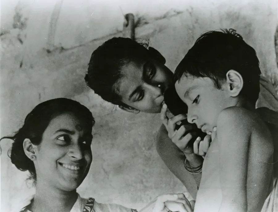 Karuna Banerjee, Subir Banerjee and Uma Dasgupta in a publicity still from Pather Panchali, 1955