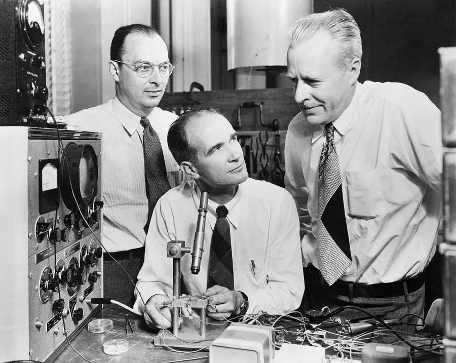 John Bardeen, William Shockley and Walter Brattain at Bell Labs, 1948.