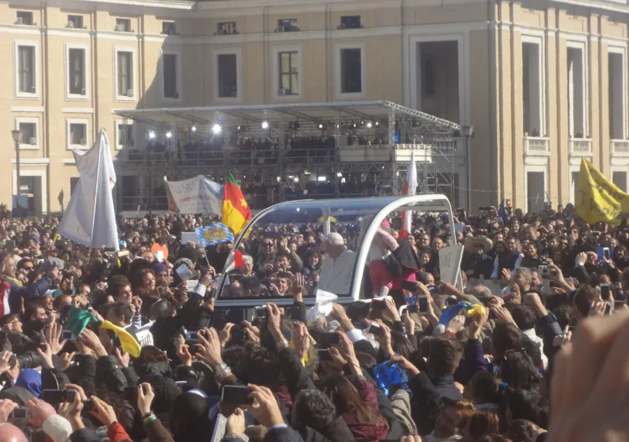 Crowds in St Peter's Square at Benedict XVI's last general audience, 27 February 2013.