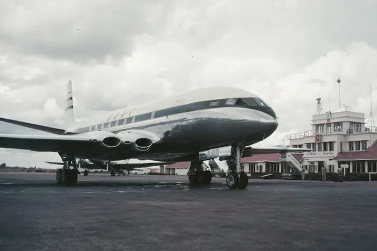 A BOAC Comet at Entebbe in Uganda in 1952, the year the jet airliner entered service