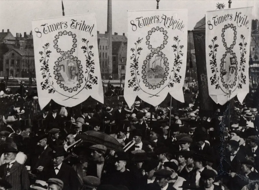 Banners calling for 8 hours' work, 8 hours' free time and 8 hours' rest at a Danish trade union demonstration in 1912.