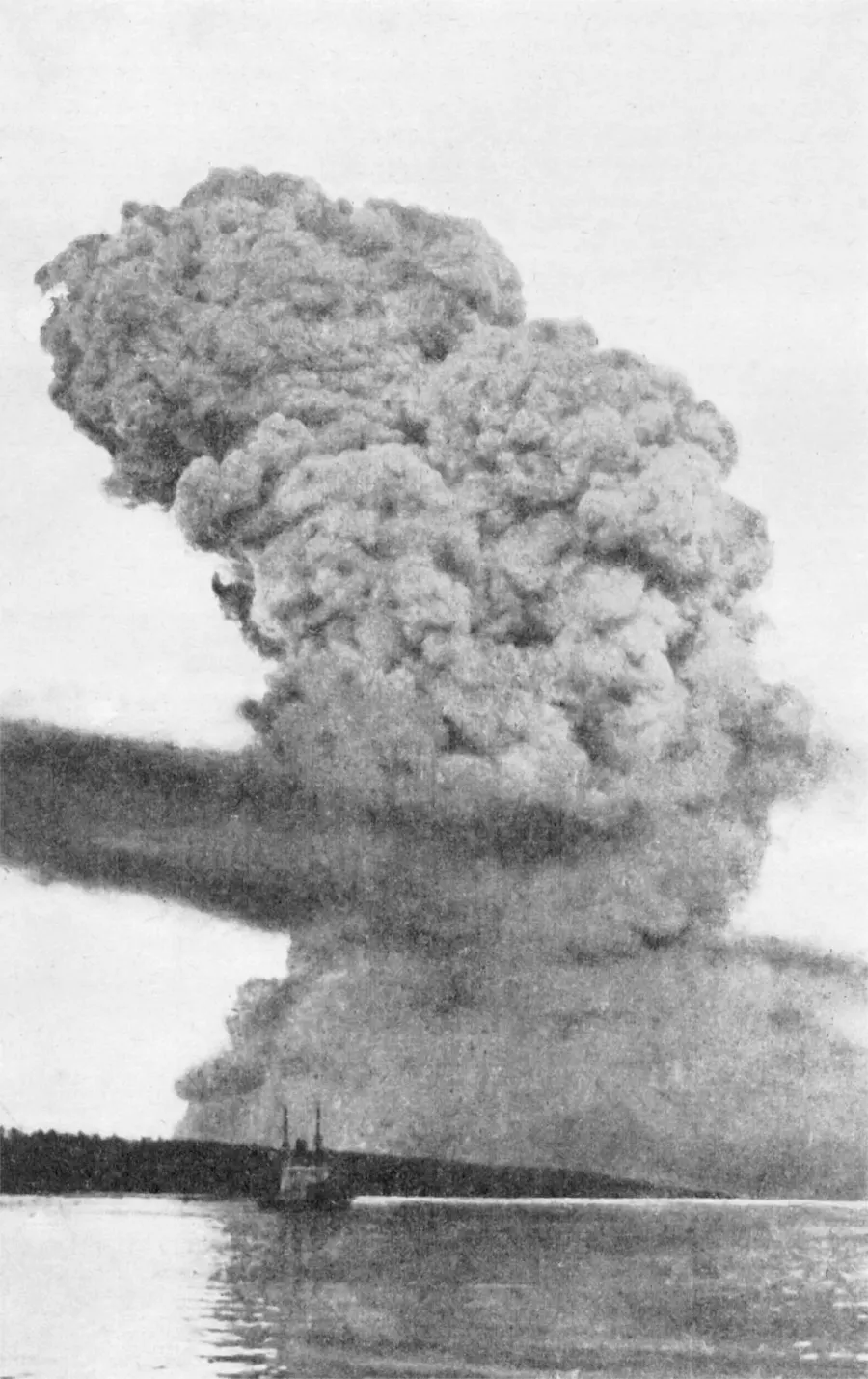 The cloud of the Halifax Explosion, photographed about 15-20 seconds after the blast from roughly 2 km away.