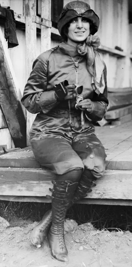 Harriet Quimby in her flying outfit in 1911.