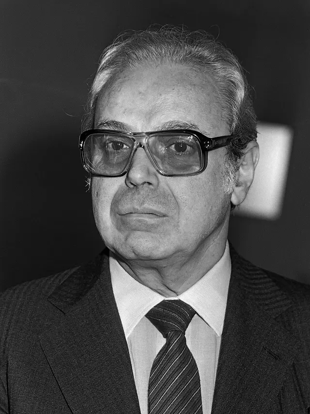 Javier Pérez de Cuéllar, the UN Secretary-General who negotiated the ceasefire