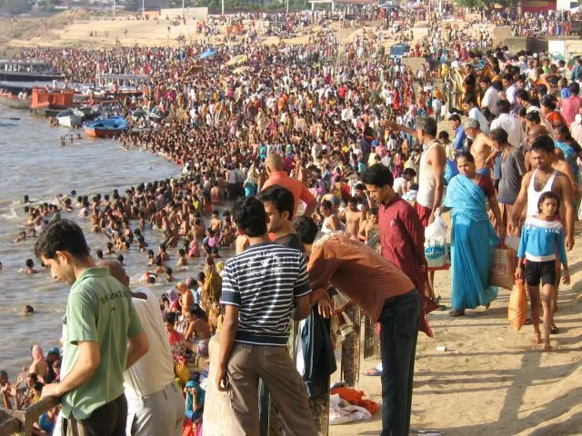 Crowds on the banks of the Ganges at Varanasi, India, on the day of the eclipse, 22 July 2009