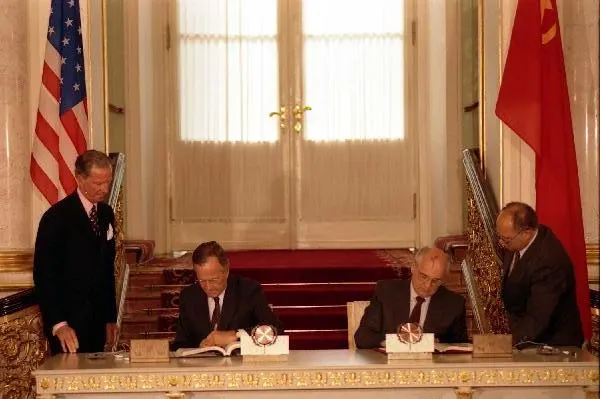 George H. W. Bush and Mikhail Gorbachev sign the START treaty in Moscow in 1991
