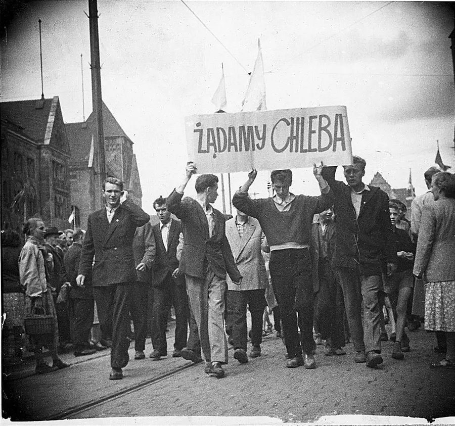 Marchers in Poznań in June 1956 carry a banner reading 'Żądamy chleba', 'We demand bread'