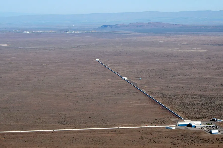 An aerial view of the LIGO Hanford Observatory in Washington State; each of its two arms is 4 kilometres long.