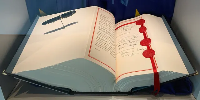 The signed text of the Treaty of Maastricht.