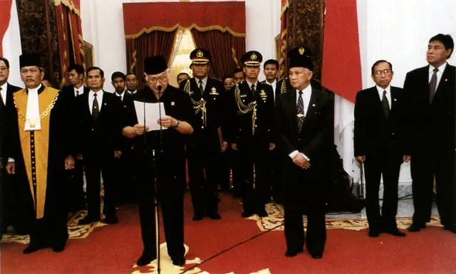 Suharto reads his resignation statement at the Merdeka Palace, Jakarta, 21 May 1998