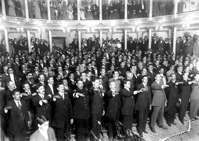 Members of the Constituent Congress take the oath to the new constitution in Querétaro, 5 February 1917.