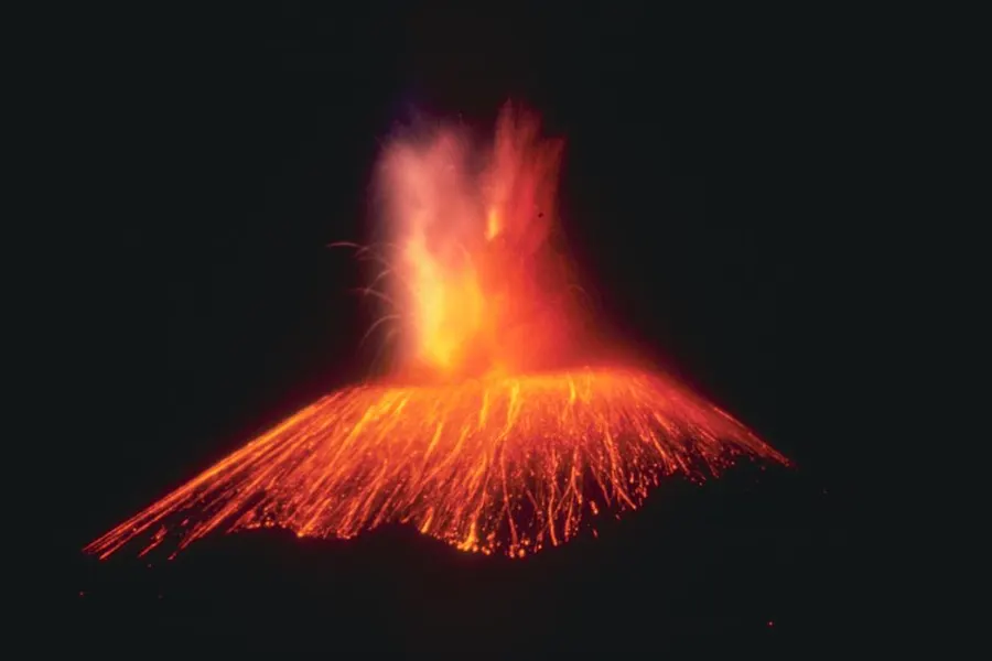 Parícutin erupting at night in 1943, photographed by R. E. Wilcox of the US Geological Survey.