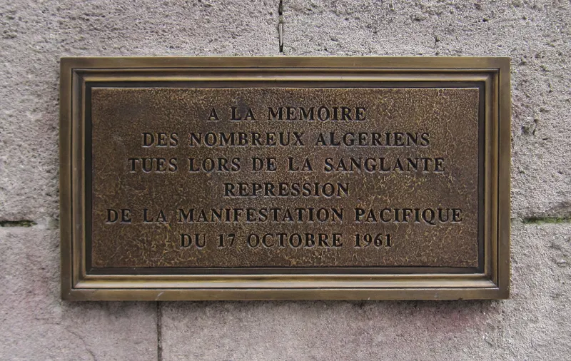 A memorial plaque in Paris to the Algerians killed on 17 October 1961.