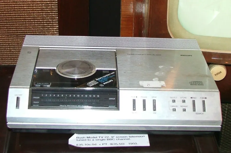 A Philips CD100, the first compact disc player sold, from 1982, at Amberley Museum in England.