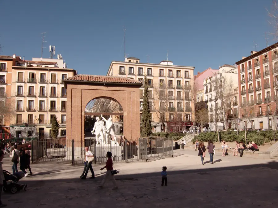 The Plaza del Dos de Mayo in Madrid's Malasaña district, with its monument to the artillery officers Daoíz and Velarde.