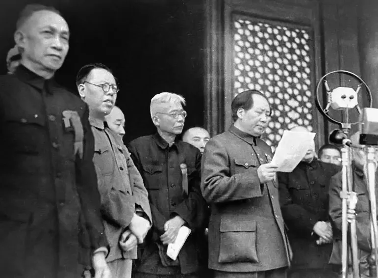Mao Zedong proclaims the People's Republic of China from the Tiananmen Gate, 1 October 1949.