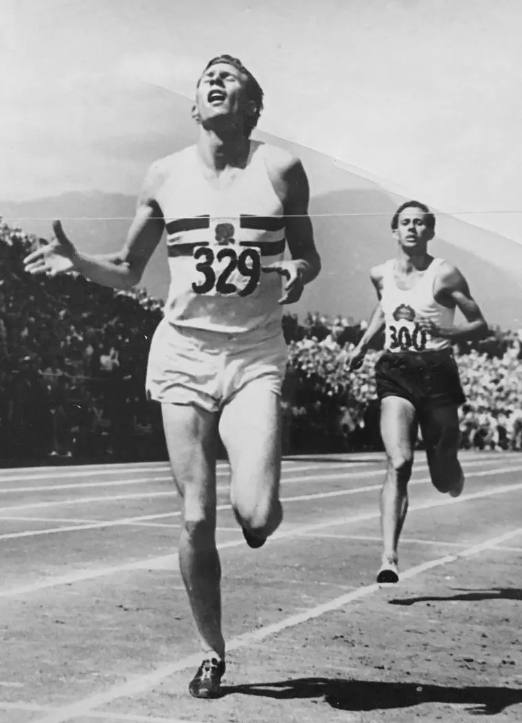 Roger Bannister racing in 1953, the year before his record mile.