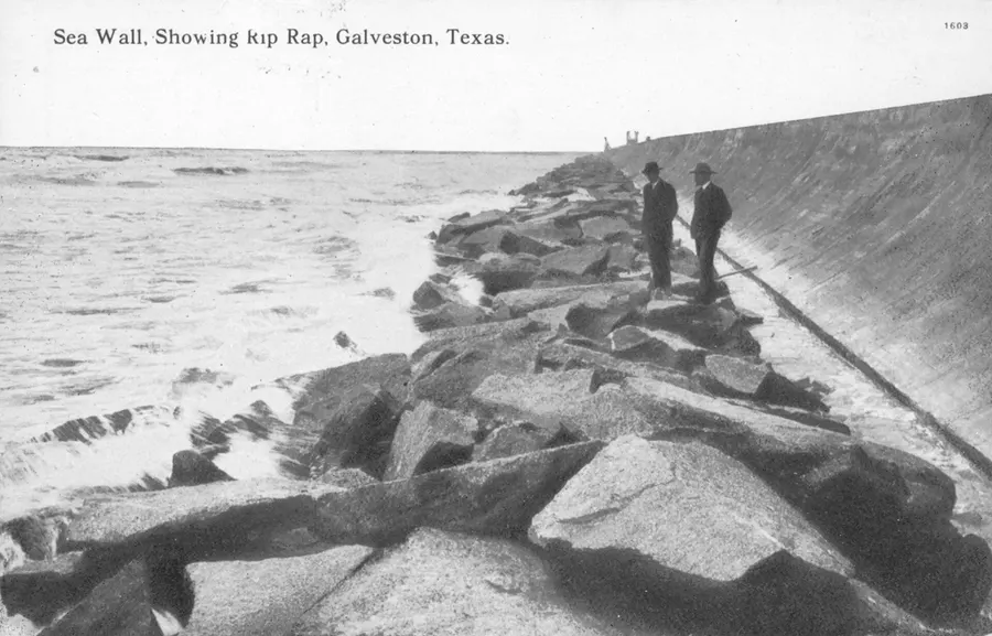 The new Galveston sea wall, built after the 1900 hurricane, on an early 20th-century postcard