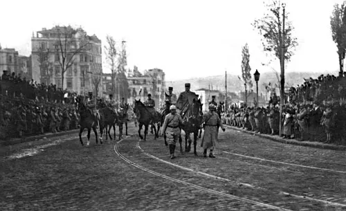 The French general Franchet d'Espèrey rides through Beyoğlu, Constantinople, on 8 February 1919.