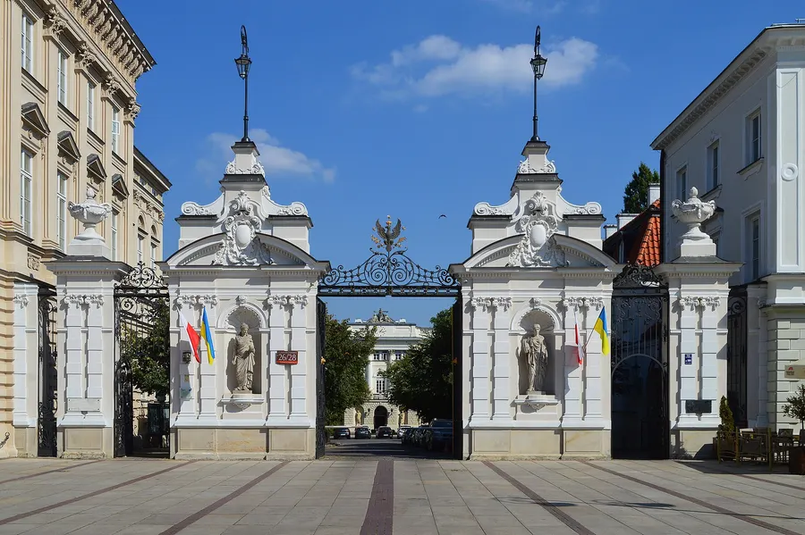 The main gate of the University of Warsaw on Krakowskie Przedmieście, 2023.