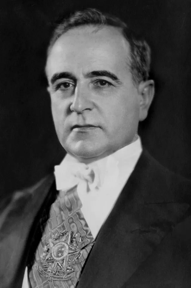 Getúlio Vargas in an official portrait of about 1930.