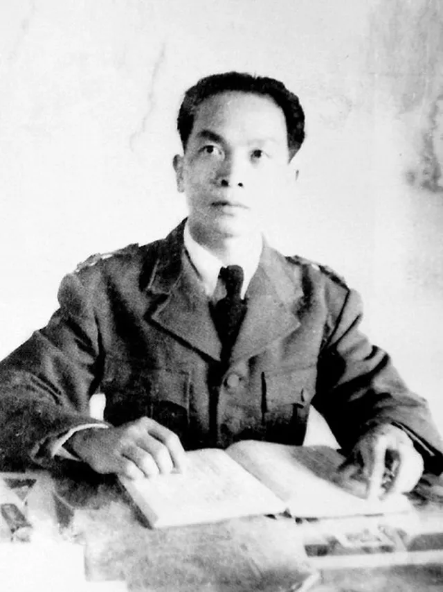 Võ Nguyên Giáp around the time of the war with France.